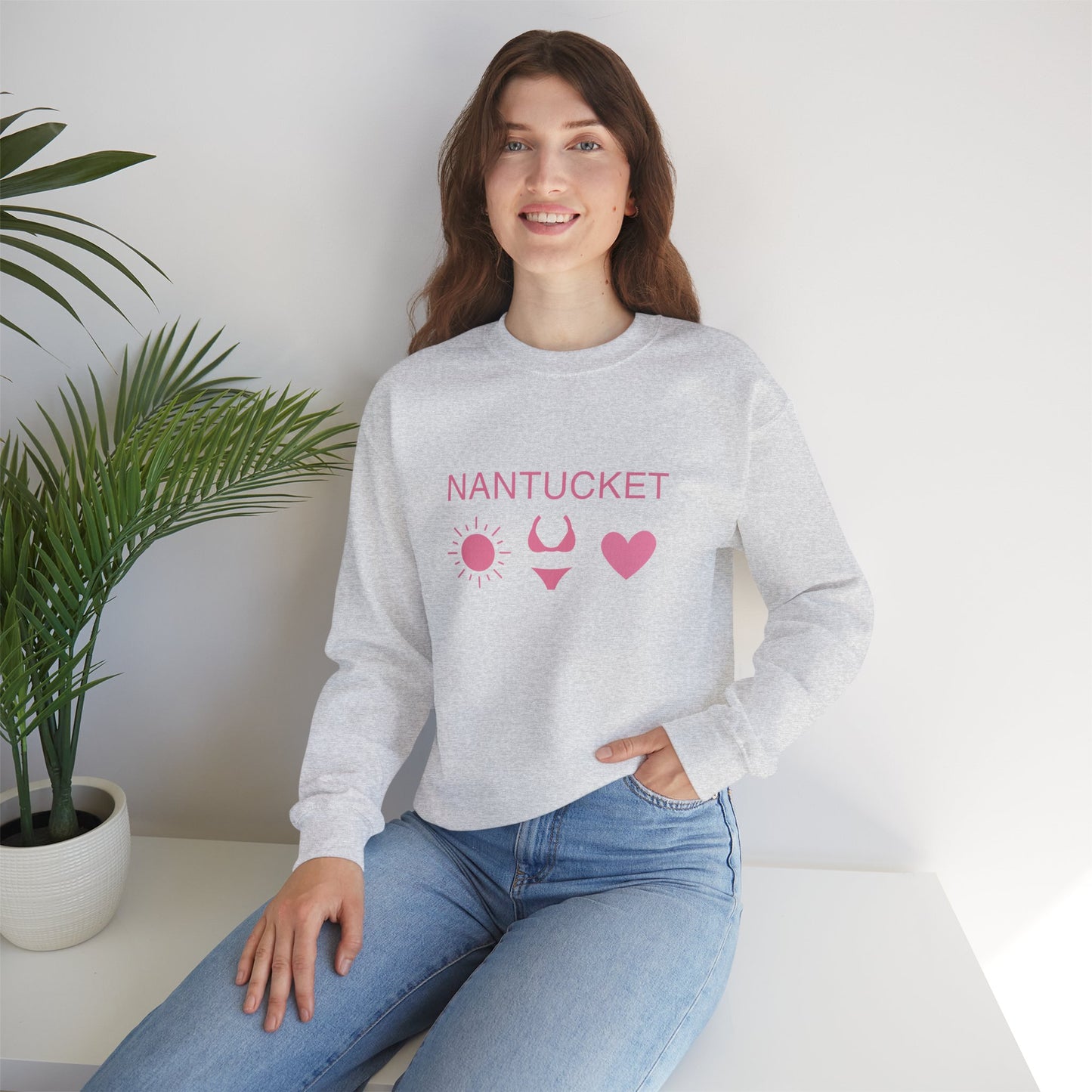 Nantucket Graphic Crewneck Sweatshirt - Cozy Casual Wear for Beach Lovers
