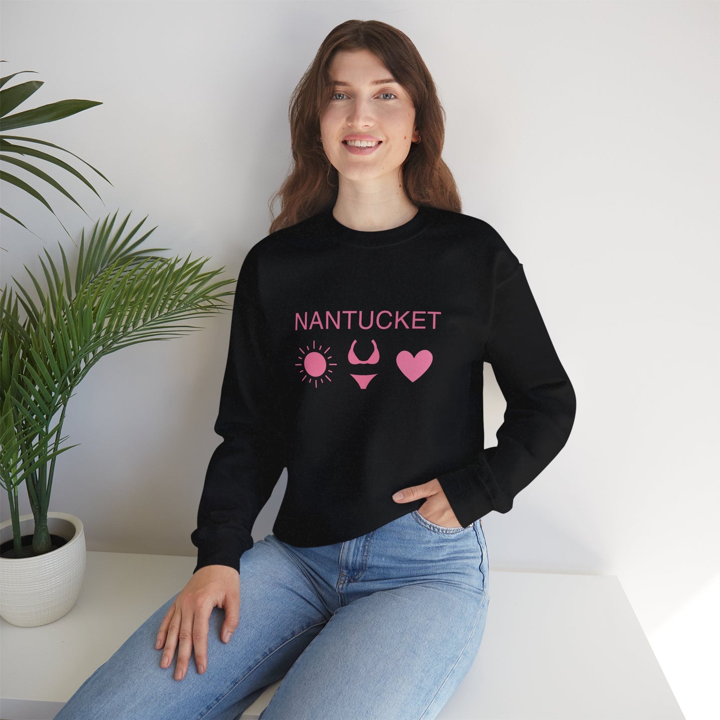 Nantucket Graphic Crewneck Sweatshirt - Cozy Casual Wear for Beach Lovers