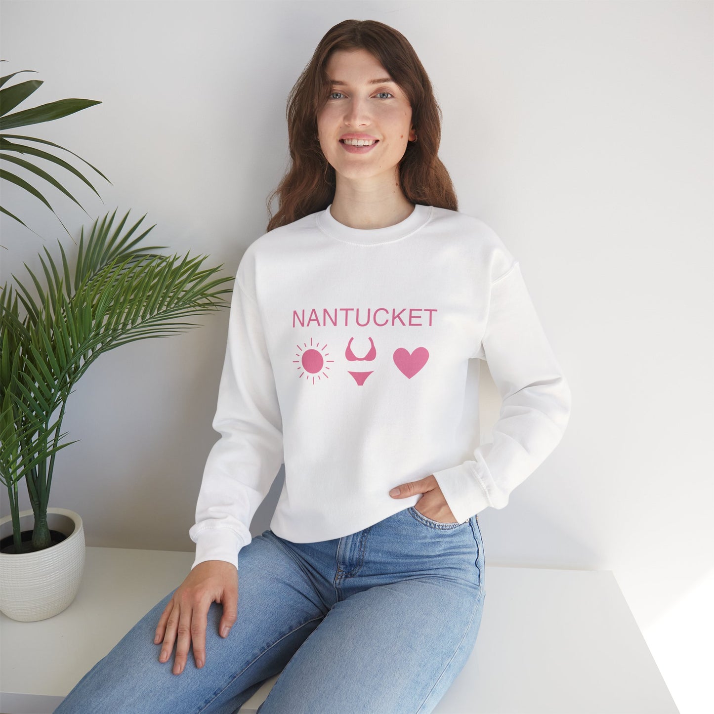 Nantucket Graphic Crewneck Sweatshirt - Cozy Casual Wear for Beach Lovers